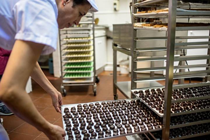 En la fábrica de chocolates Mendaro, en Guipúzcoa.