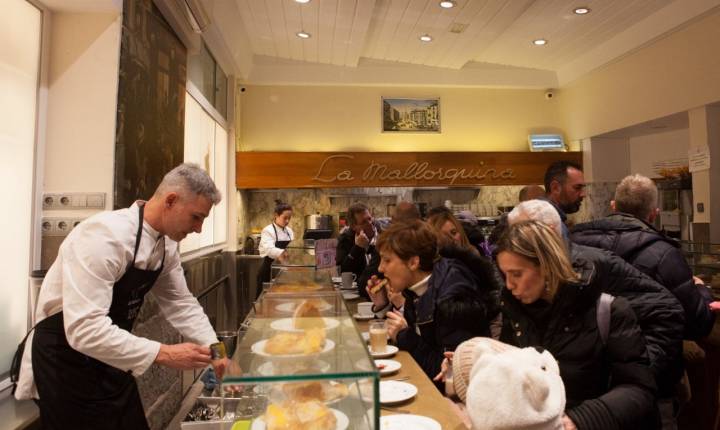 La Mallorquina. Interior de la pastelería en Puerta del Sol