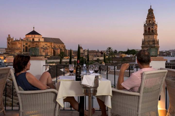 Tan solo por esta panorámica junto a tu pareja ya merece la pena el viaje. Foto: 'Balcón de Córdoba'.