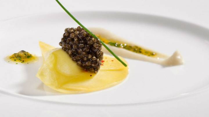 Plato estrella: Ravioli de ricotta ahumado con caviar