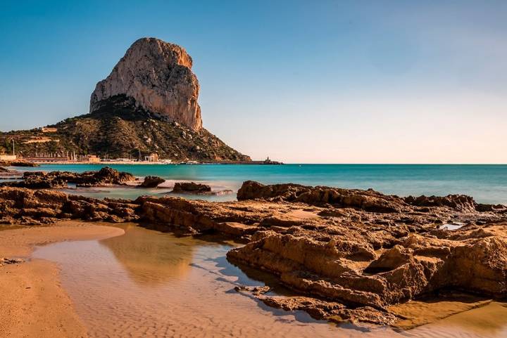 El Peñón se ha convertido en uno de los símbolos de la Comunidad Valenciana. Foto: Shutterstock.