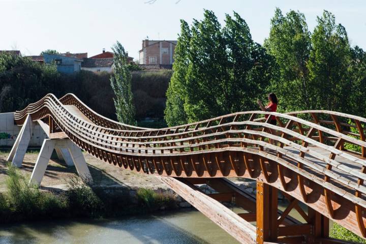 El puente de madera de Pesquera del Duero es uno de los más largos de España.