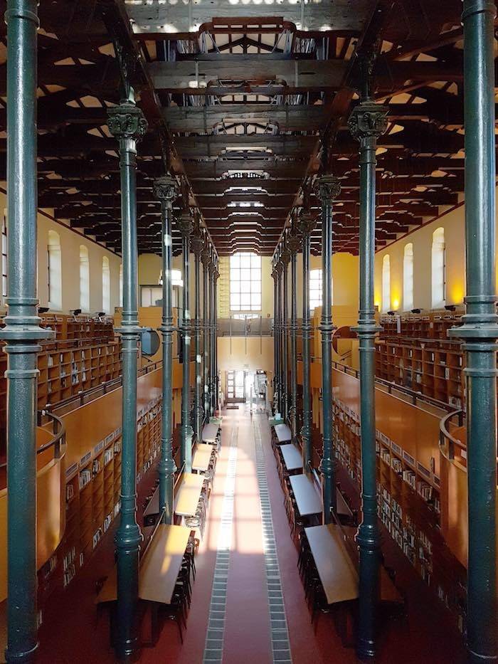 La estructura de hierro es imponente. Foto: Biblioteca Pública Ricardo Magdalena.
