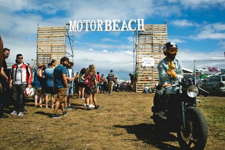 Caravia acoge este festival que hace culto a la 'Beach Life'. Foto: Motorbeach.