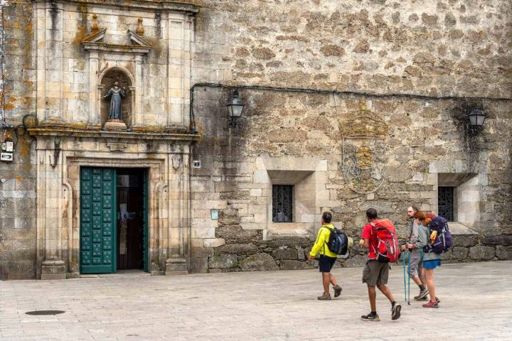 Junto con la preparación física adecuada, elegir bien el equipaje es uno de los pilares imprescindibles para alcanzar la Compostela. Foto: Alfredo Cáliz