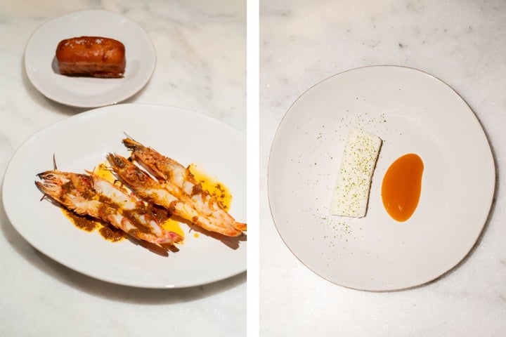 Um guloso camarão grelhado com molho picante e brioche de um lado e uma desafiante mousse de koji e molho de camarão do outro.