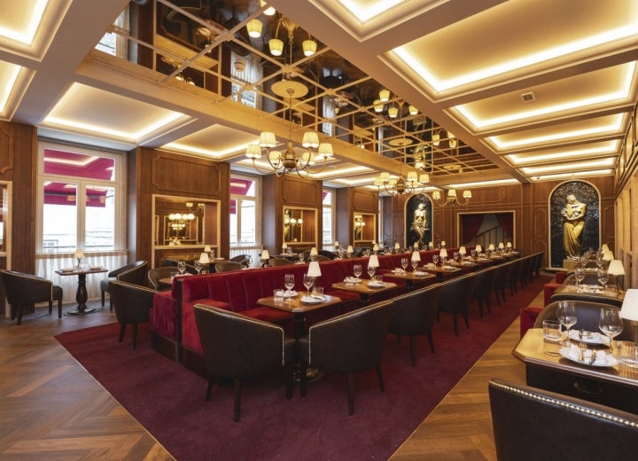 A decoração é à imagem do primeiro Café de São Bento e inclui algumas réplicas da mobília original (Foto Rafael Cortinhas)