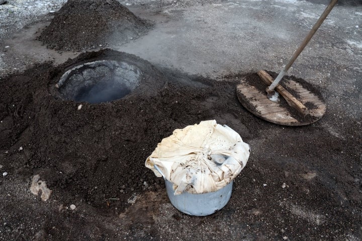 Se não tem um restaurante com lugar marcado, há que acordar cedo para conseguir uma caldeira