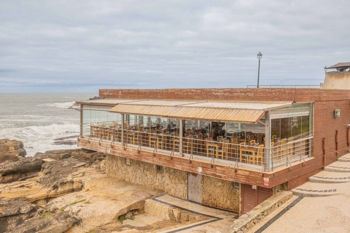 A Esplanada das Furnas tem vista panorâmica sobre estas ondas