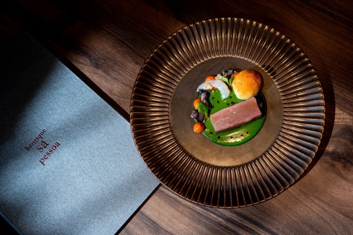 Presa alentejana com um mochi recheado de molho de carne