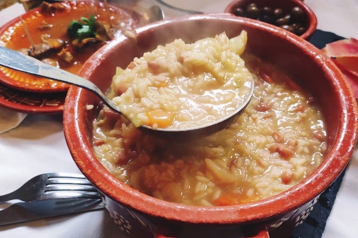 O arroz caldoso é o prato estrela da Taberna do Lebre, em Braga