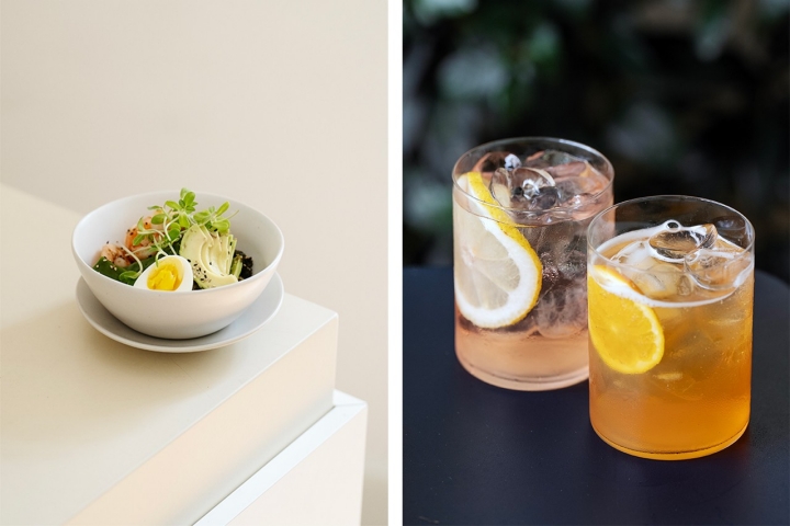 Taça de camarão e couscous, chá de pêssego e a soda natural de laranja sanguínea e infusão de rooibos feita na casa 