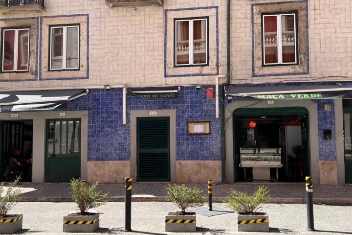 Junto à estação de Santa Apolónia, Lisboa, o Maçã Verde é tudo menos uma armadilha para turistas (©Maçã Verde)