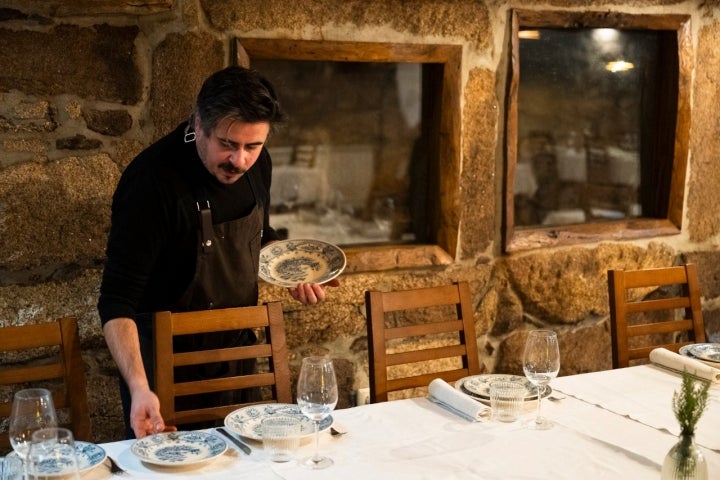 O casal João e Rita divide-se entre a cozinha e o serviço de sala