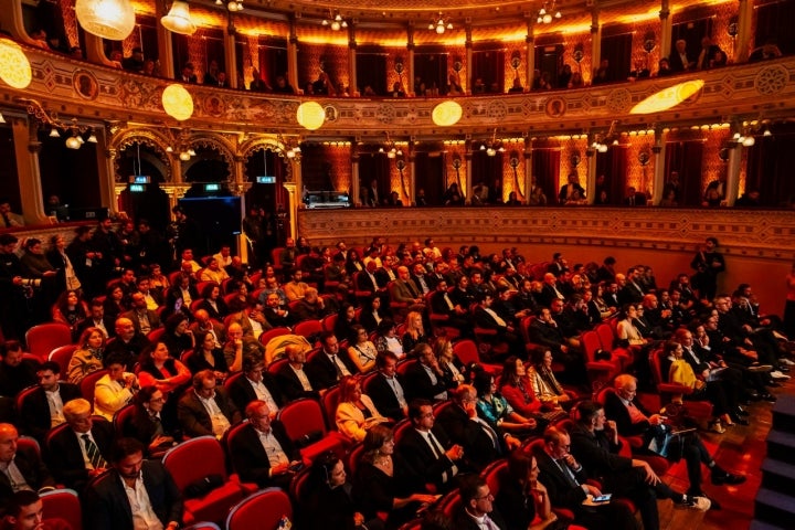 O Teatro Garcia de Resende, em Évora, encheu-se para ver brilhar os sóis