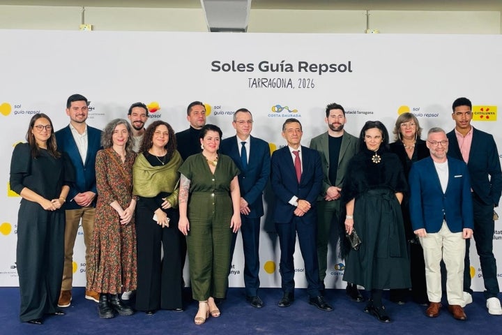 A comitiva portuguesa presente na gala incluiu o Presidente da Entidade Regional de Turismo do Alentejo e Ribatejo, José Manuel Santos, o Presidente da Câmara Municipal de Évora, Carlos Zorrinho, e alguns dos Sóis que brilham no Guia Repsol Portugal: Ricardo Costa (The Yeatman, 3 Sóis), Carlos Teixeira (Esporão, 2 Sóis), Joaquim Almeida (Dom Joaquim, 1 Sol) e Michele Marques (Mercearia Gadanha, 1 Sol). 