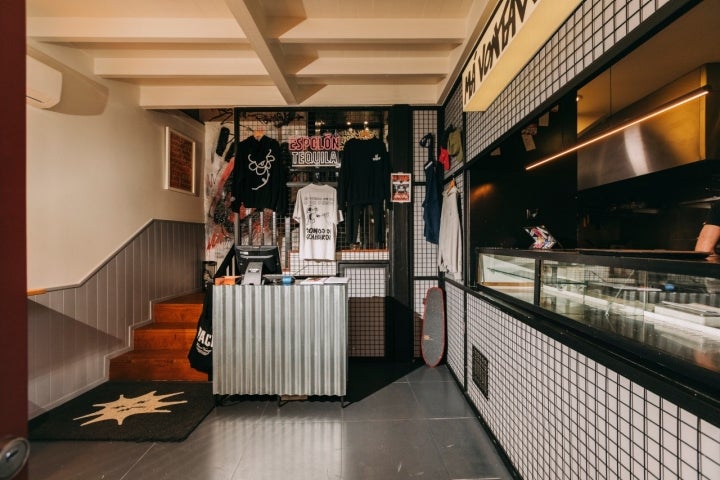 Além de restaurante, o Má Vontade é um loja de street wear e ponto cultural no centro histórico da cidade