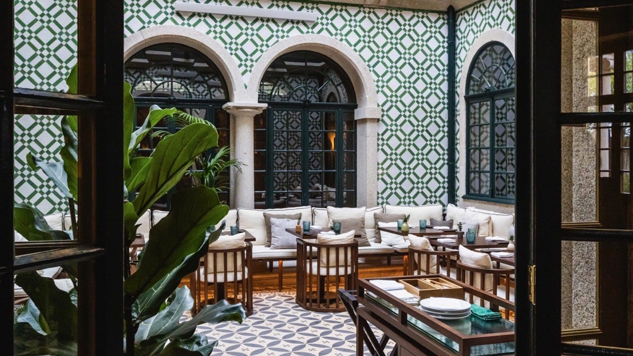 Imagen interior de palacete severo