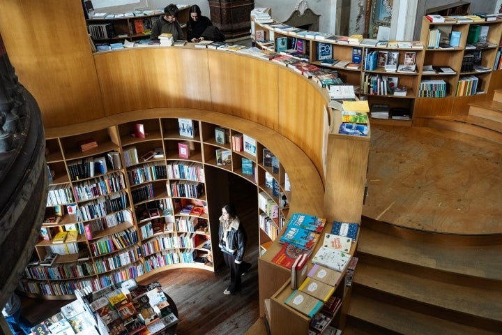 A livraria Santiago é um ponto de passagem obrigatório também pela sua arquitetura