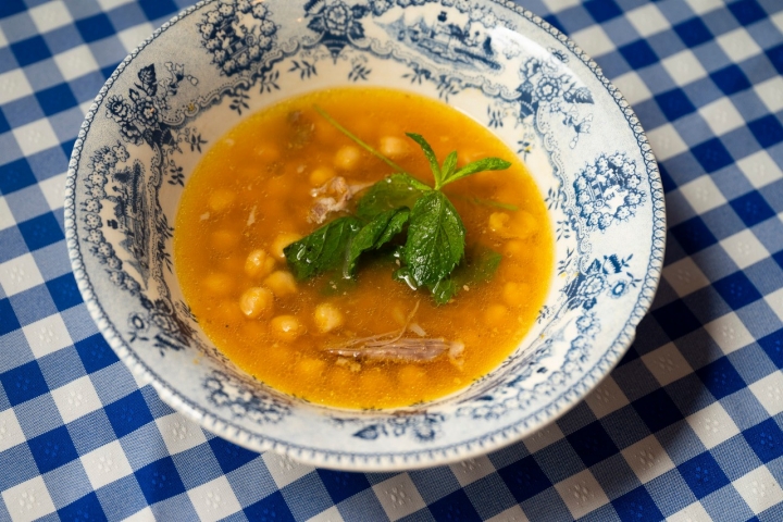 O caldo de grão é um dos pratos da região servidos no Vilalisa