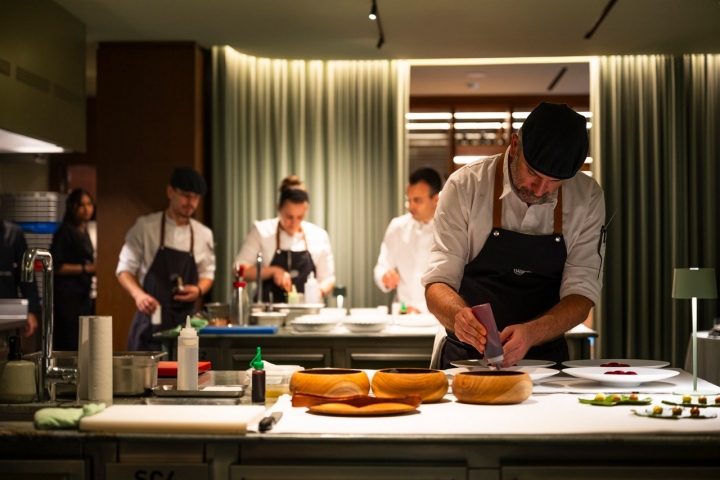 A oferta gastronómica do hotel tem supervisão do chef Vítor Matos 