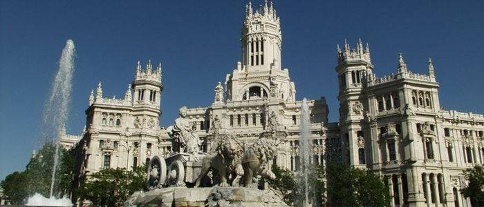 Plaza de Cibeles, emblema de Madrid y que da nombre a la cerveza de la capital.