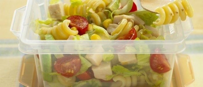 Ensalada de pasta con bonito.