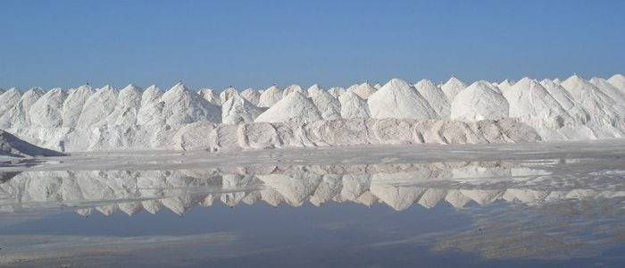 Montes de sal en el Cabo de Gata.
