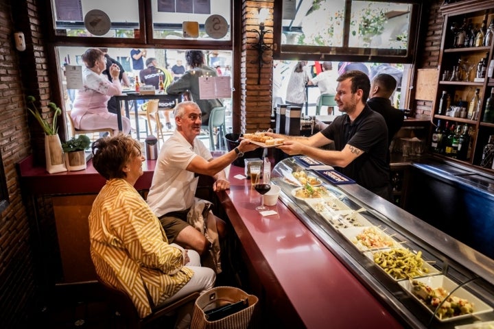 En el 'Mesón' el torrezno también tiene mucha fama