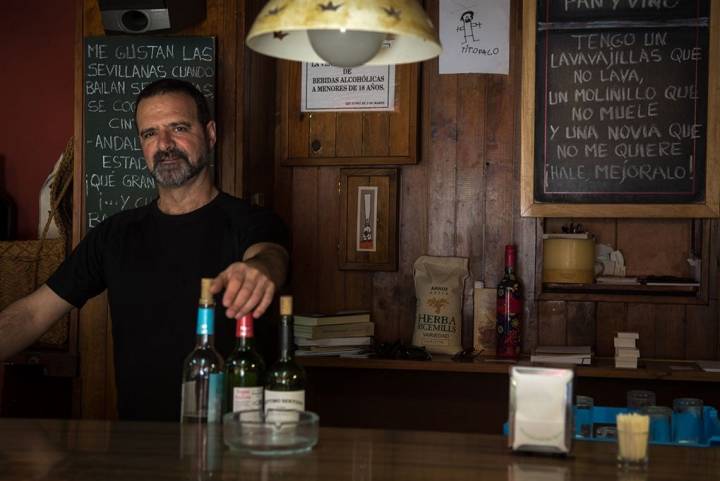 Pedro Llamosas está a cargo del famoso bar.