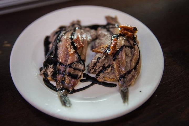 El Tubo, Zaragoza: Anchoas de 'Bodegas Almau'. Foto: Raquel Jiménez