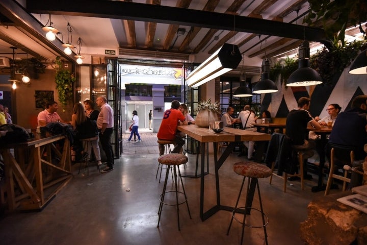 La decoración está muy cuidada en el interior de 'El Clandestino'.