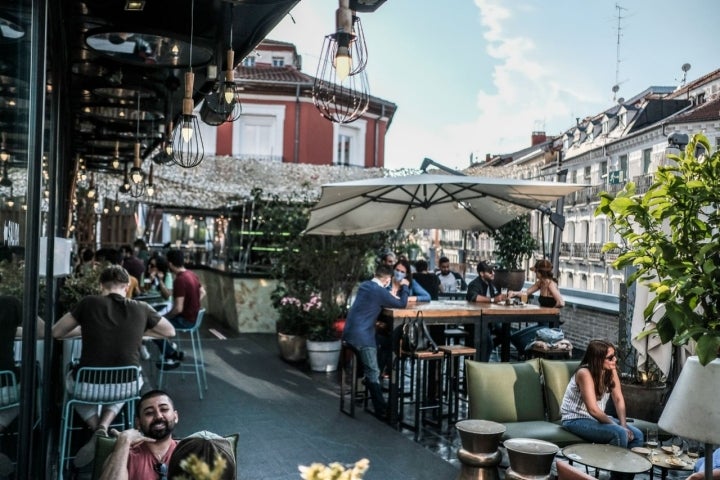 En la 'Terraza del Mercado de San Antón' ya se trabaja con lista de espera.