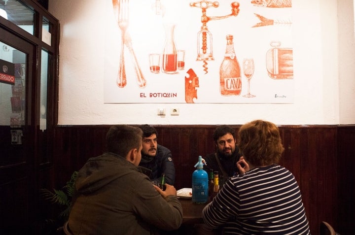 Sala de taberna 'El Botiquín' en Madrid