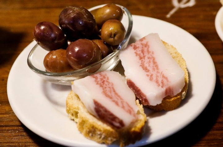 Aceitunas jienenses, lo mejor para acompañar una cerveza.