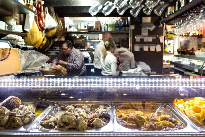 Mariano propone alcachofas fritas, confitadas, rebozadas o montilladas. Hay para todos.