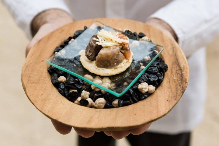 La tapa de El Escondite se puede comer de uno o dos bocados. 