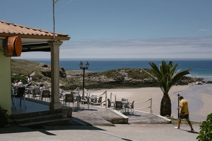 Con vistas a una playa salvaje.