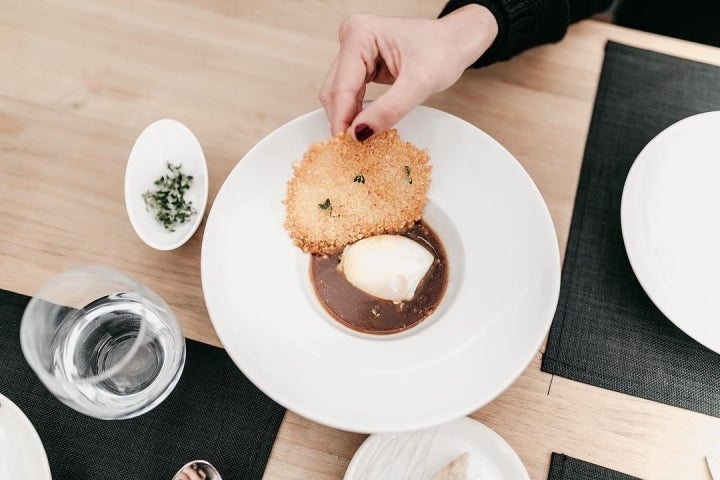 Uno de los deliciosos postres del restaurante sevillano. Foto: 'Sobretablas'.