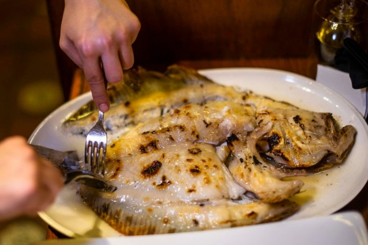 En 'Elkano' son expertos en pescados a la parrilla. Foto: Alfredo Cáliz.