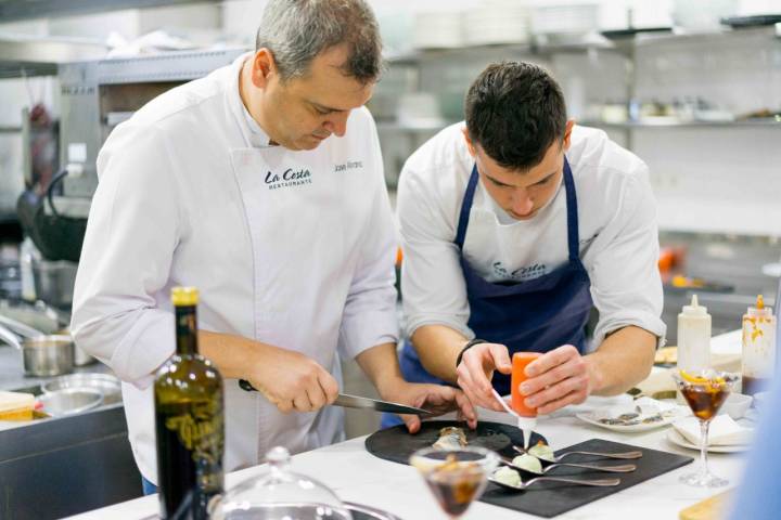 El chef defiende una cocina de producto y tradición. Foto: Javier Lozano / Maquinaria Creativos