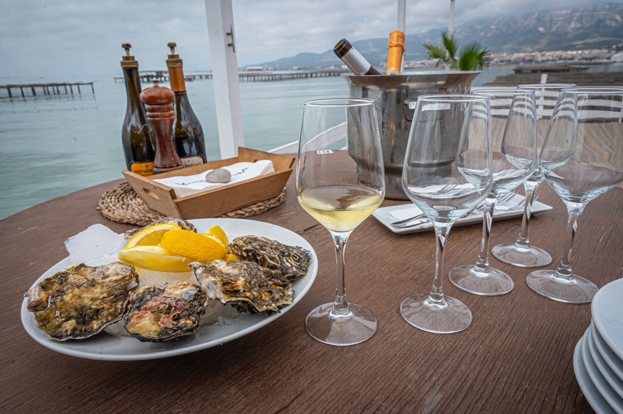 Ostras al natural con vino