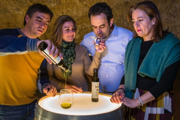 Miguel Martínez (almazara 'El Alberque'), Fernando Sáenz ('Obrador Grate'), Leticia Zorzano (azafrán 'Castillo Aguas Mansas') y Angelines González