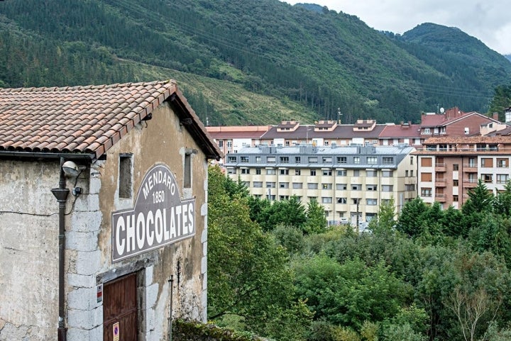 En la fábrica de chocolates Mendaro, en Guipúzcoa.