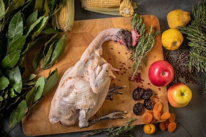 Las pulardas son las aves por excelencia de la Navidad, ideales para familias no muy extensas.