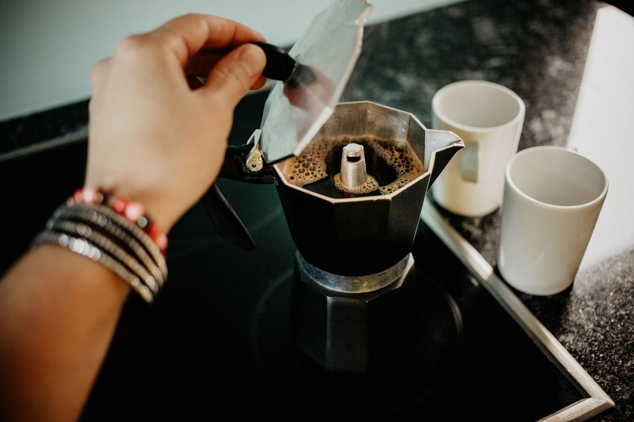 Uso de leche en la cafetera italiana