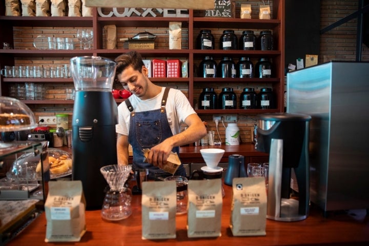 El café es hoy en día la bebida más consumida del mundo, después del agua.