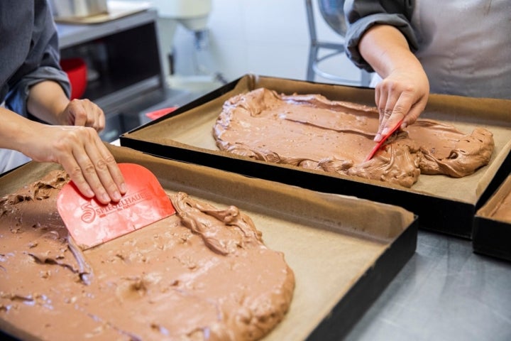 También preparan un delicioso bizcocho de chocolate.