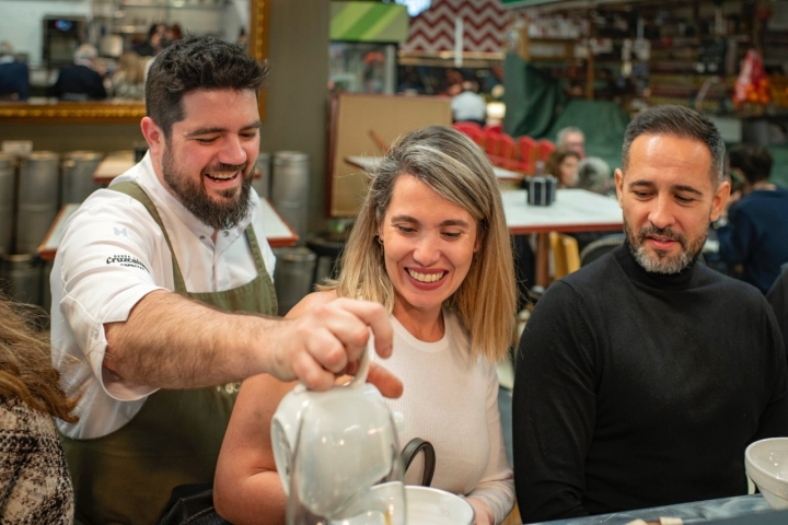 Mesón Sabor Andaluz en El Puesto Guía Repsol del Mercado Vallehermoso.