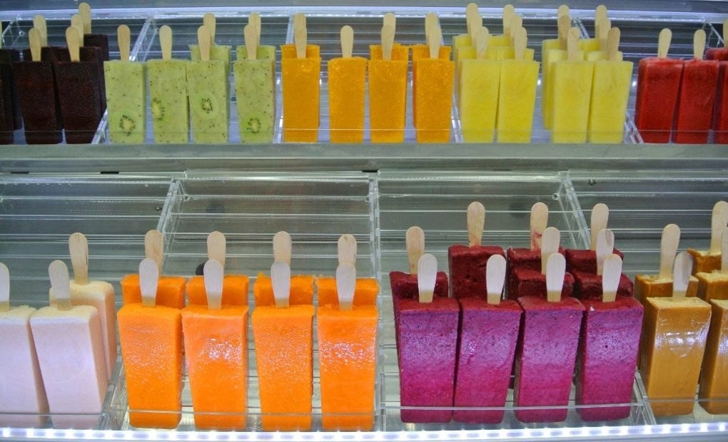 Helados de distintos colores